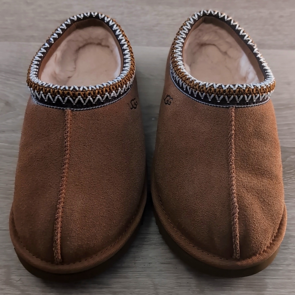 UGG Tasman color Chestnut Size 7